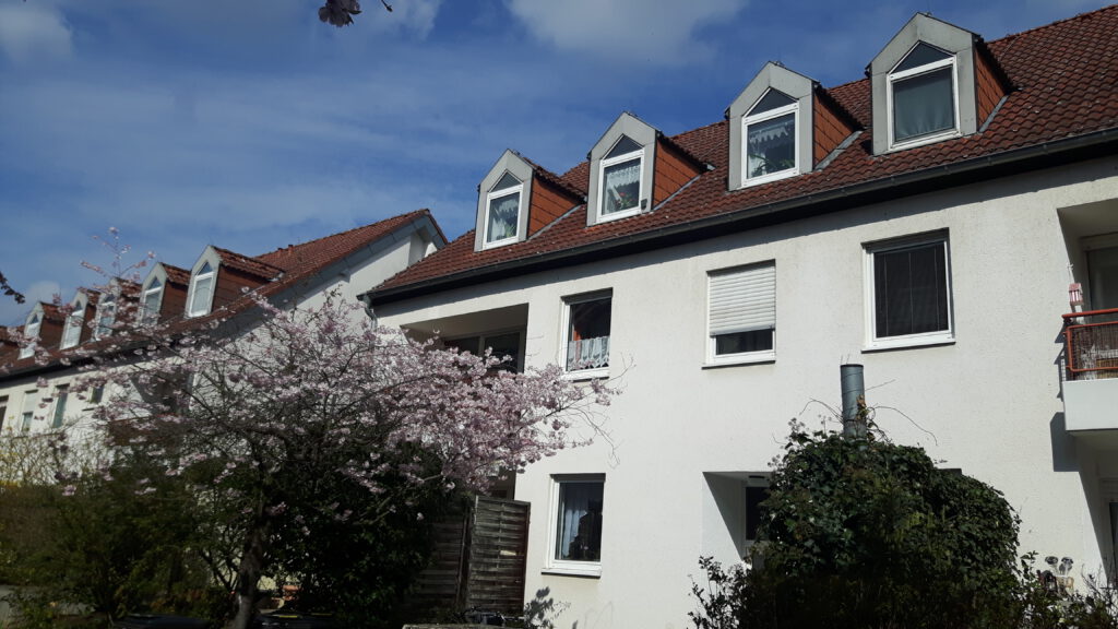 Hausfront der Heilpraxis und Yogaschule